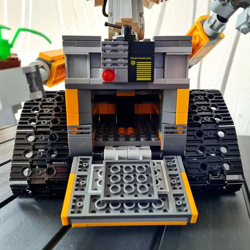 687-Piece Creative Robot Building Block Set – DIY Wall-E Style Model for Home Décor & Gift